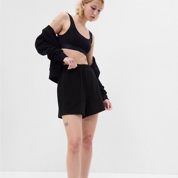 NWOT Gap rib easy shorts - Picture 2 of 5